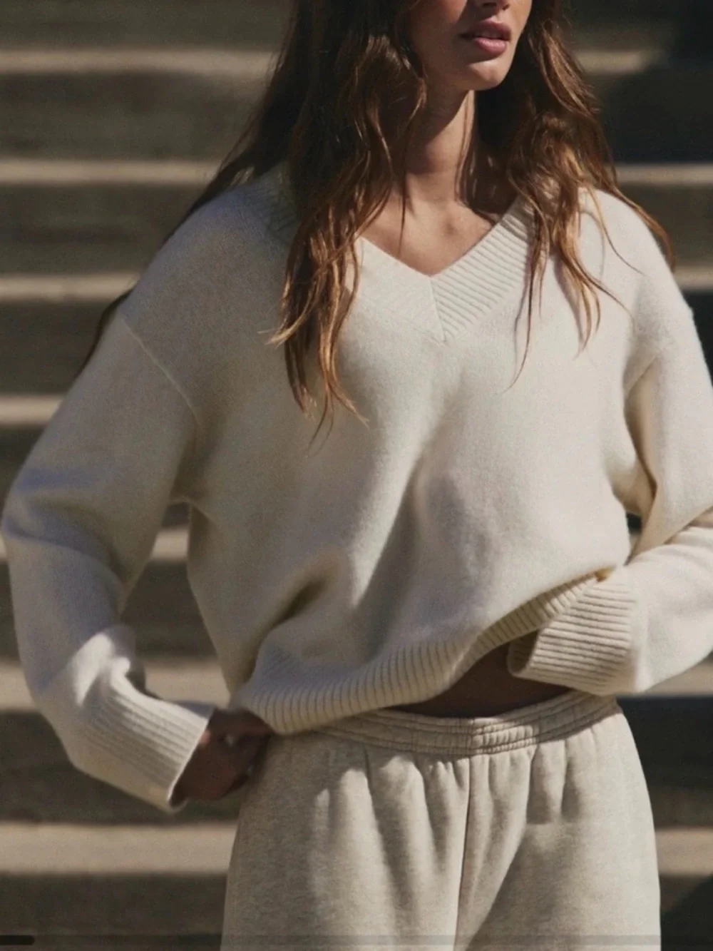Vuori Porcelain Émilie Cashmere Oversized V-Neck